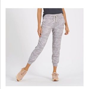 Vuori sweats new with tags